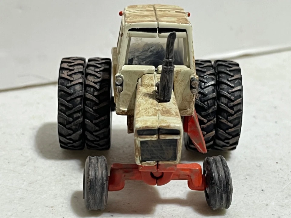 Case 1370 Diesel Agri-King White Tractor Custom Muddy 1/64 Scale by Ertl. - Image 4 of 4