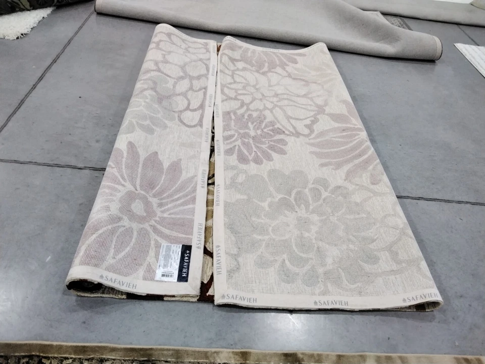 BEIGE / GREEN 8' X 10' Flaw in Rug, Reduced Price 1172742958 FRS224A-8 - Image 2 of 4