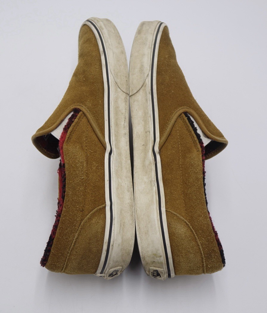 Size 11.5 - Vans Classic Slip-On Cozy Hug shoe in brown  display picture 1