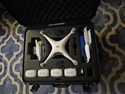 DJI phantom 4 pro v2.0 Drone Complete Set Ready to Fly W/ Ipad & 4x Batteries
