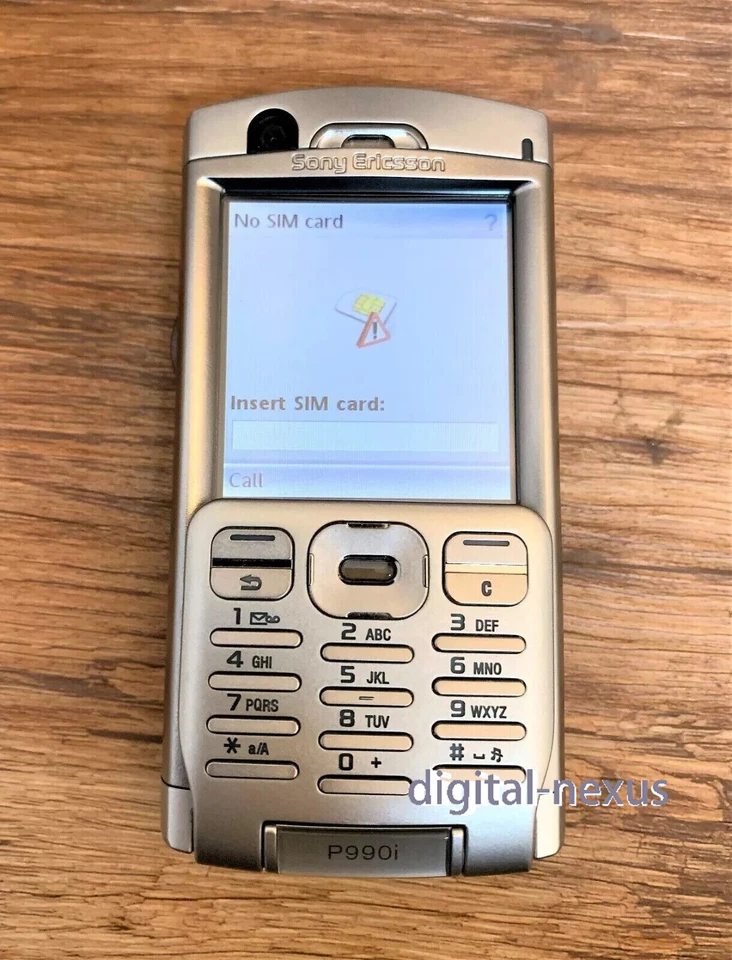 Unlocked P990 Sony Ericsson P990i  3G WIFI 2MP MP3 Radio English Mobile Phone - Image 4 of 4