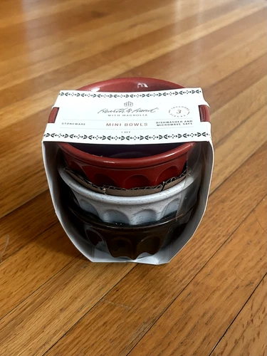 Hearth & Hand Magnolia Scallop Fluted Stoneware Mini Bowls (Set of 3) Christmas