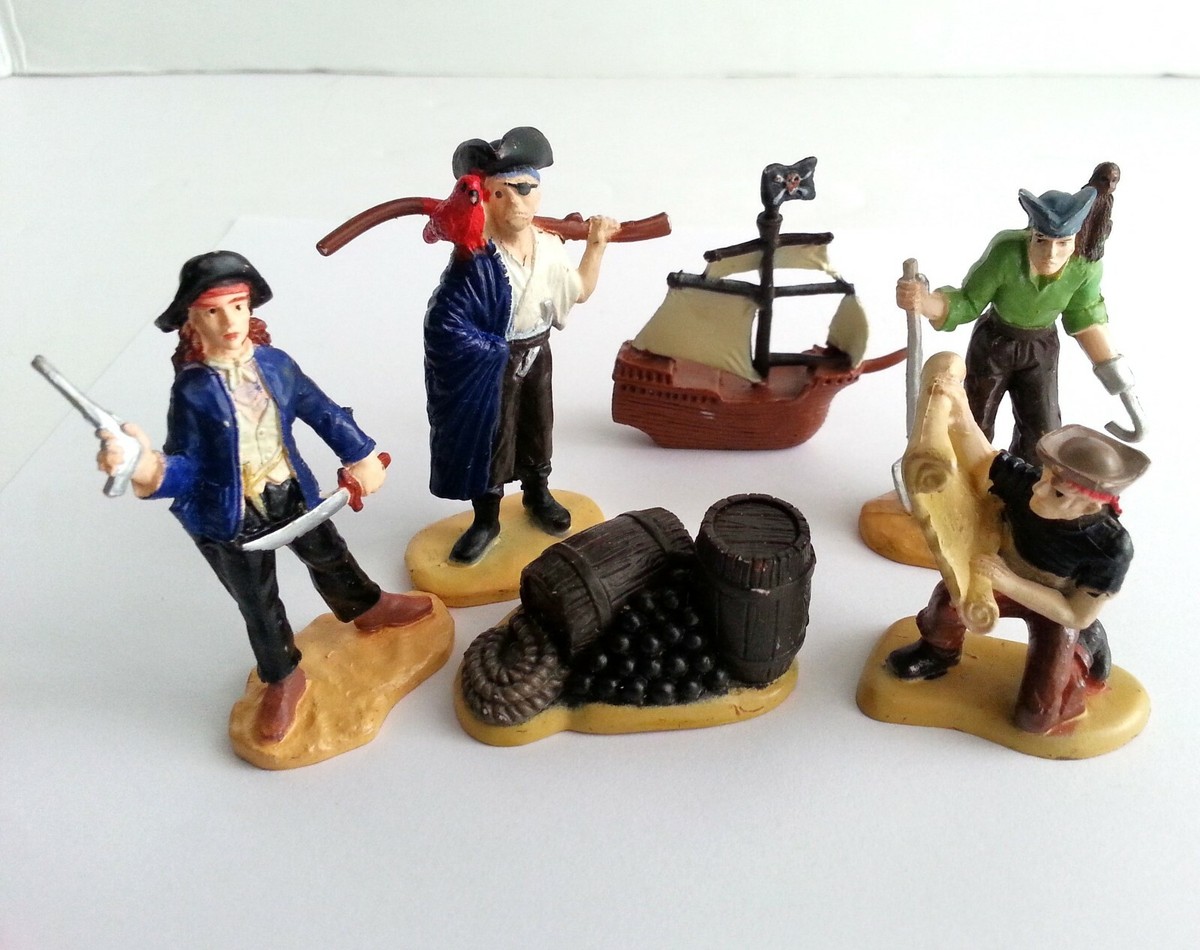 Safari Pirate Figures Parrots Ship Cannon Balls Monkey Lot of Playset 2006