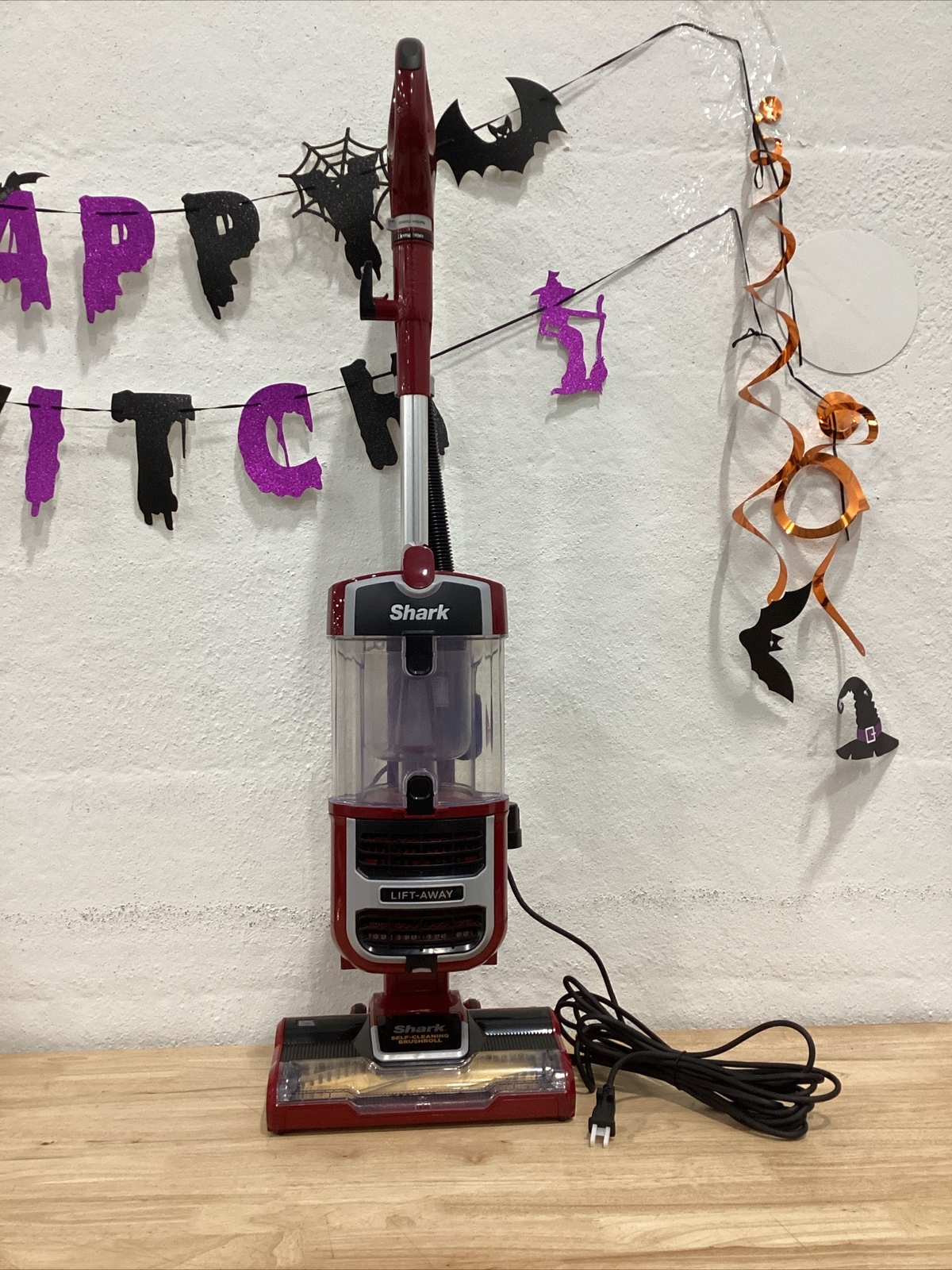 Shark Navigator ZU561 Upright Vacuum Cleaner Red 622356555494 eBay