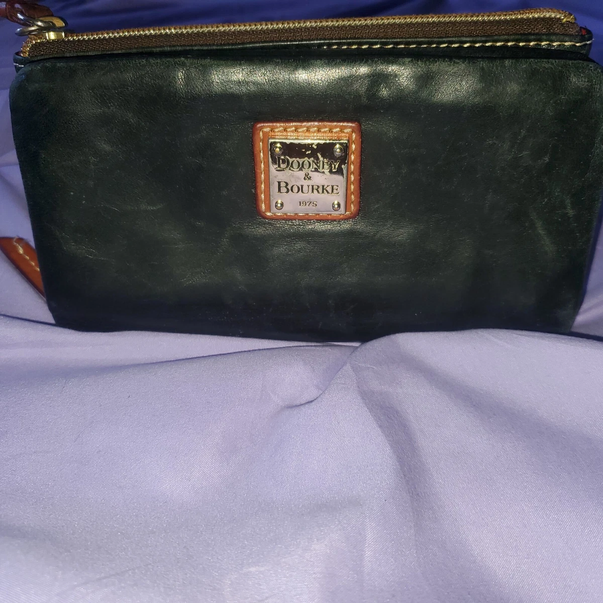 Dooney and bourke wallet hotsell black