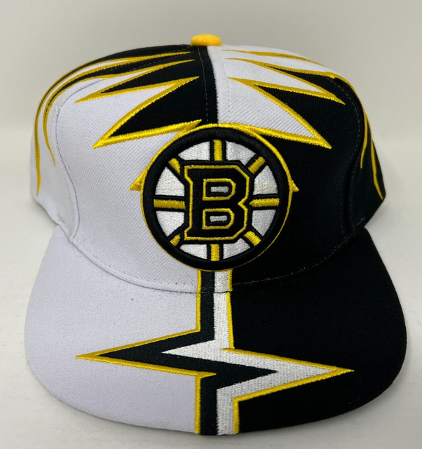 Mitchell & Ness Boston Bruins NHL Hockey Shockwave White Snapback Hat Cap
