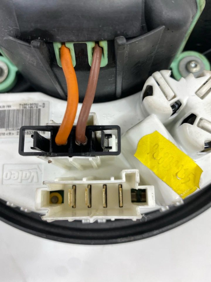 Б/у двигатель вентилятора ОВКВ подходит: 2011 Bmw 335I класса A - Изображение 2 из 4