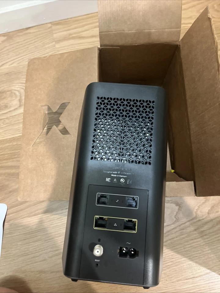 Xfinity XB6-T CGM4140COM WiFi Router & Cable Modem – w/ Power & Coax Cable - Image 3 of 4