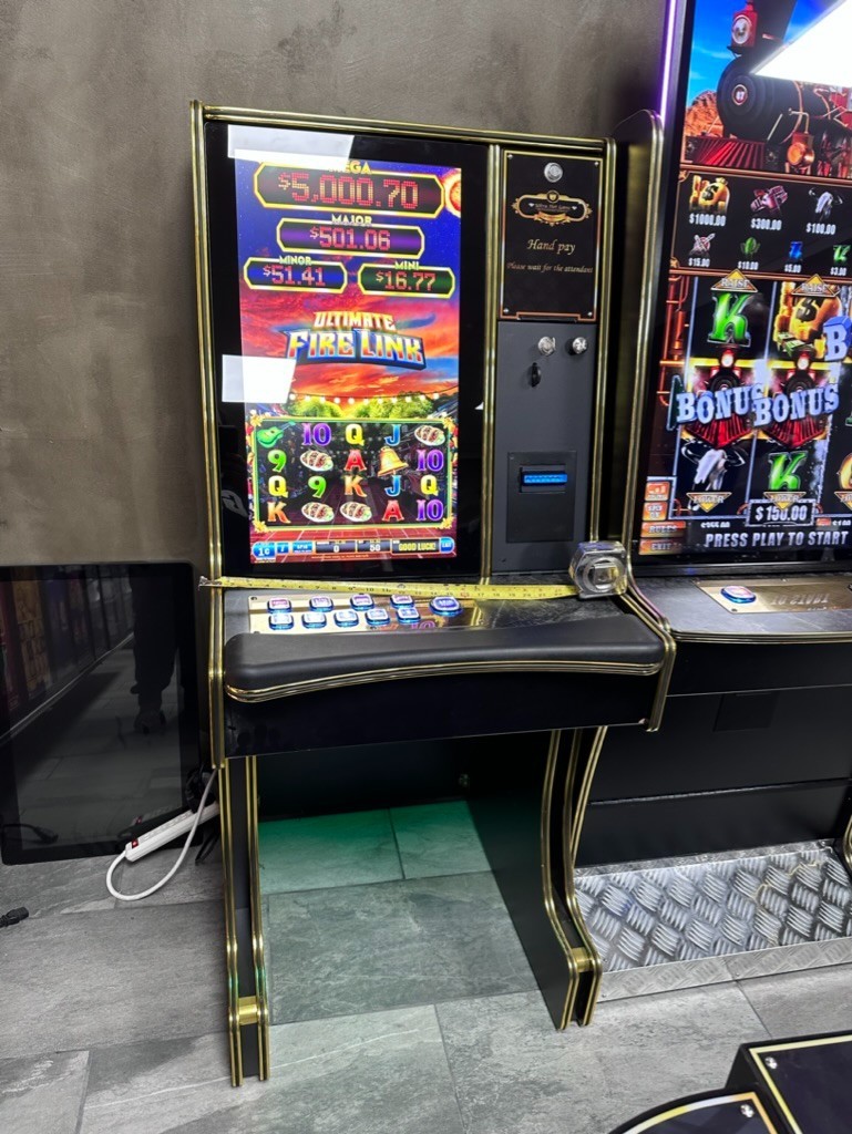 (NEW) Ultimate Firelink 8-games-in-1 Sitdown Cabinet (Casino Machine ...