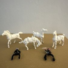 1950 s Bergen Beton Lot of 4 Vintage Hard Plastic Horses USA 3 2 Cowboys