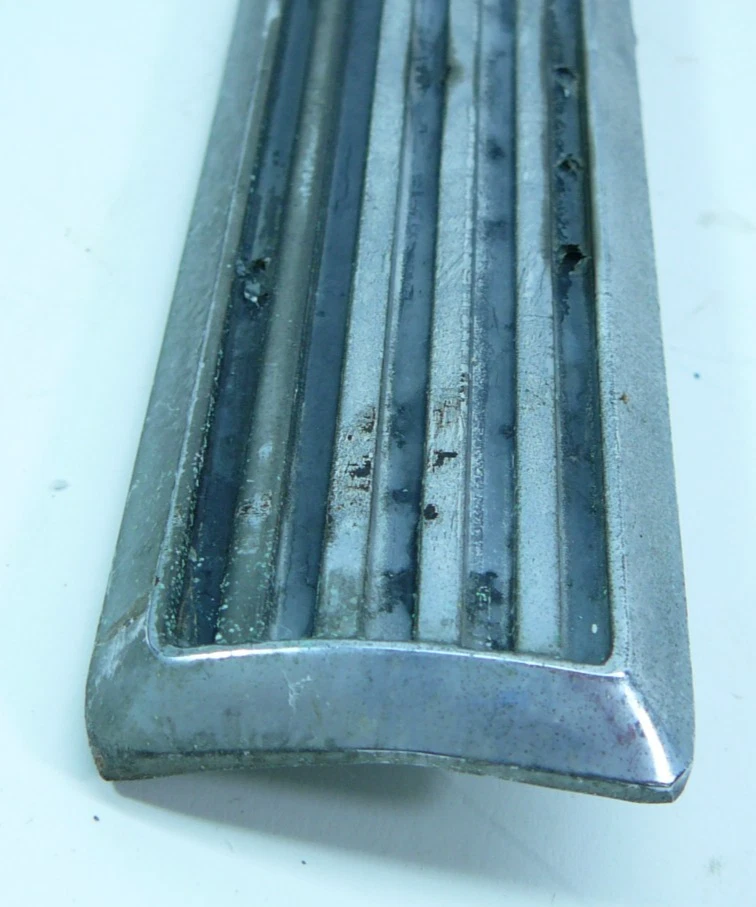 Pontiac Bonneville Star Chief 1959 cuarto trasero panel moldura OEM 4760658 [B]bin Foto 2 de 4