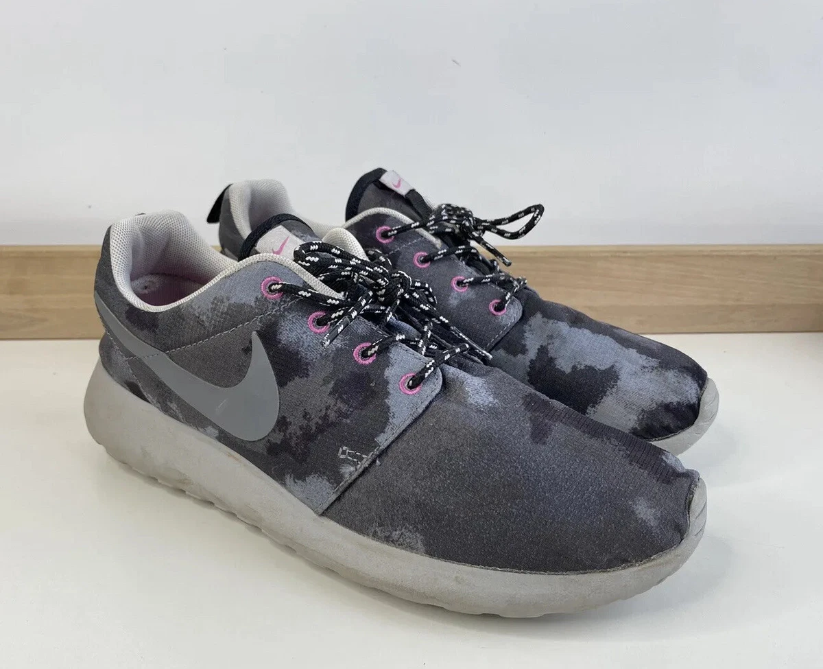 meest Patch Vernietigen Nike Roshe Run Print Grey Camo Shoes Women&#039;s Size 8.5 (599432-001) |  eBay