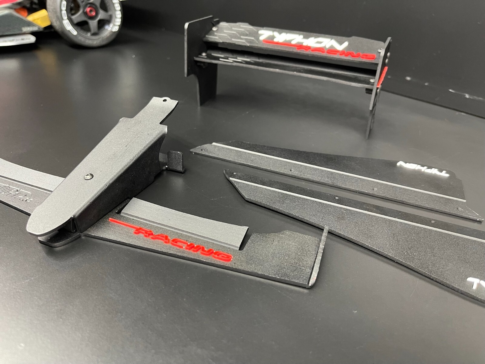 Kit Arrma Typhon F1 Front, Rear Wing and Side Skirts NEW V5 BLACK Ed