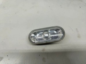 VW CADDY III Furgon 2KA, 2KH, 2CA, 2CH Kotflügelblinker vorne rechts 32000921