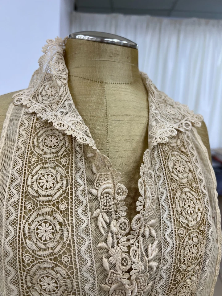 Antique lace women's bib. Europe, 1900. - Image 2 of 4