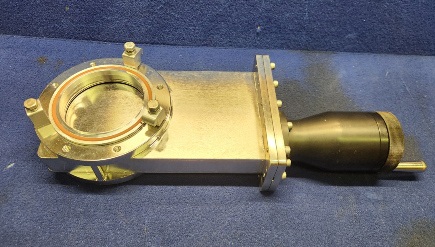 EDWARDS BOC High Vacuum Manual Gate Valve (GVI 100 M) B653 01 000