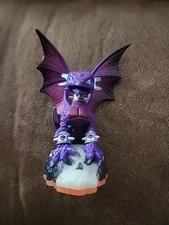 Skylanders Giants Cynder Figure Dragon with Orange Base