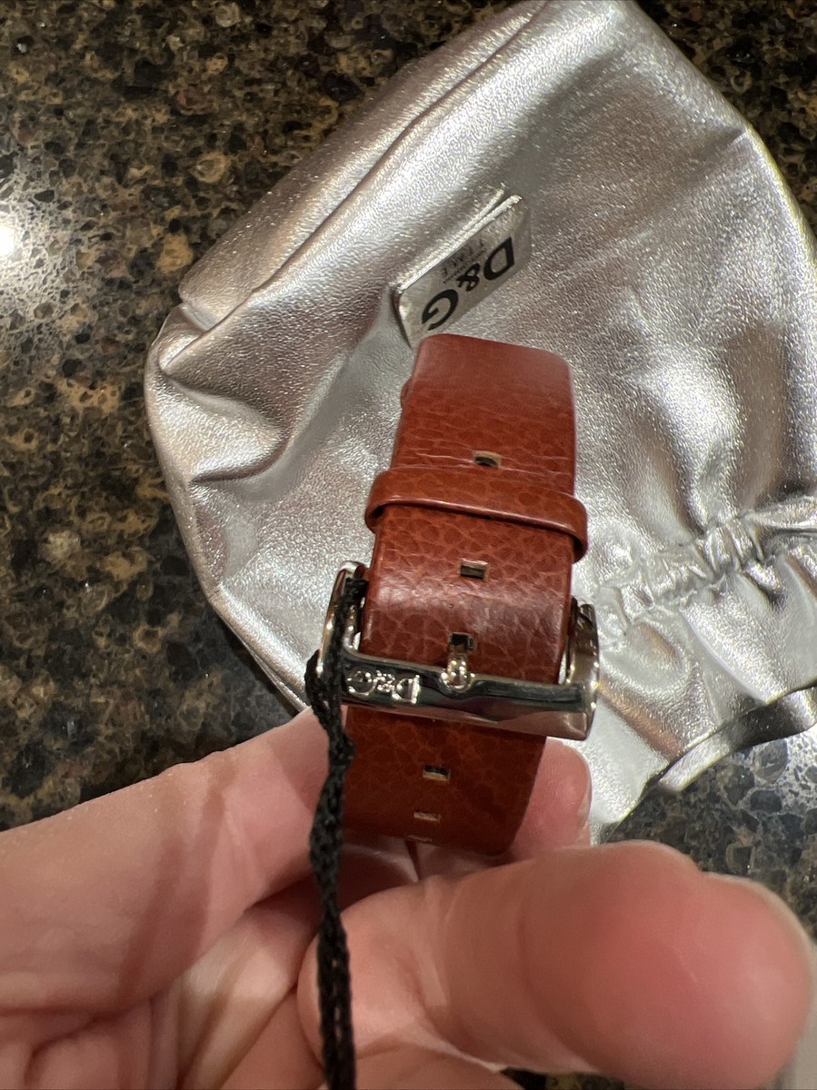 D&G I ♥ D&G レッドレザー時計 未使用に近い 美品 D&G I ♥ D&G レッドレザー時計 未使用に近い 美品 Vintage