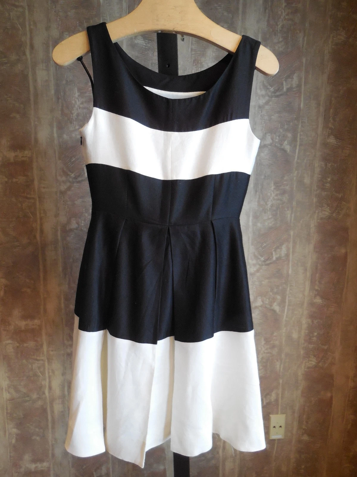 B10 MISSES BLACK WHITE DRESS KATE SPADE 6