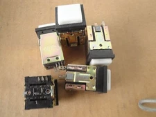 5 Ea SWITCHCRAFT PL SERIES 1" X 1" SPDT MOMENTARY LIGHTED PUSH BUTTON SWITCH