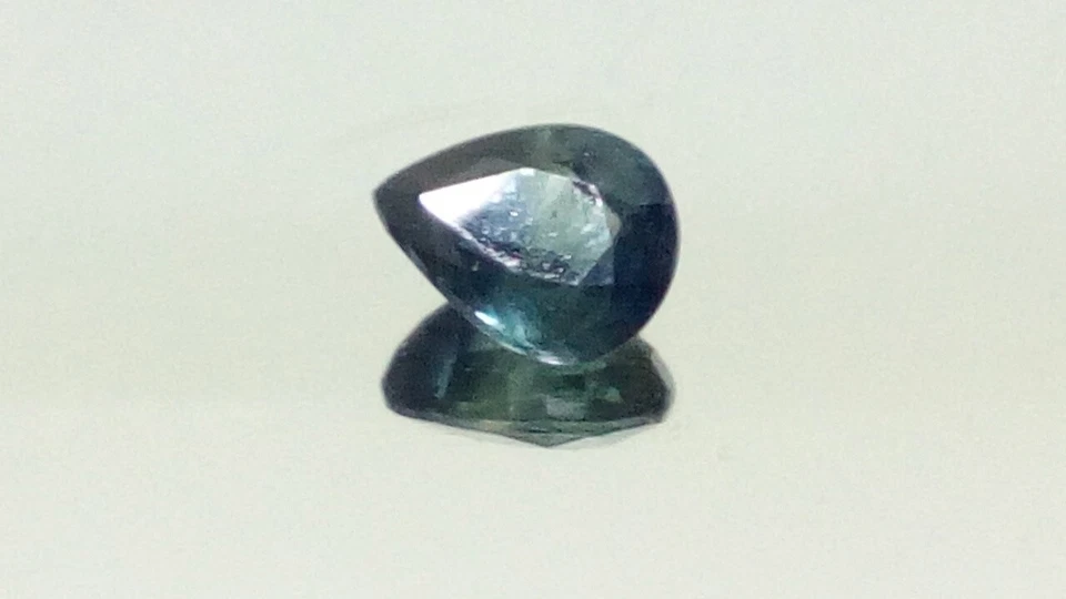 Zafiro natural Azul talla Pera Tailandia 0.59 Cts. - Imagen 4 de 4