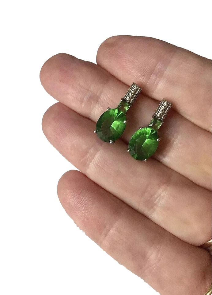 Pendientes TSAVORITA Plata de Ley 925 8x10mm Pendientes TSAVORITA GRANATE GRATIS Foto 3 de 4