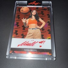 2025 Leaf Metal Authentics Nika Mühl 5/25 Under Armour Auto OnCard Prismatic Red