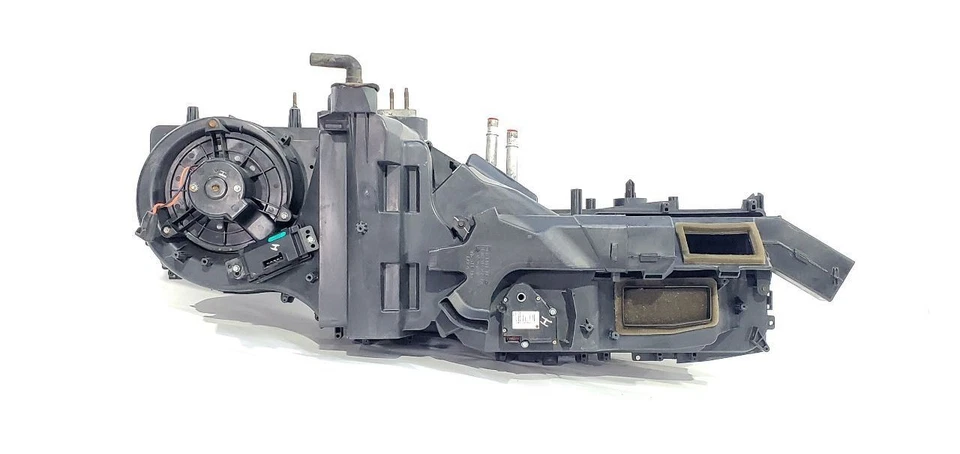 2003 2007 Hummer H2 OEM Complete Housing AC Evaporator with Blower 6.0L LQ4 - Image 2 of 4