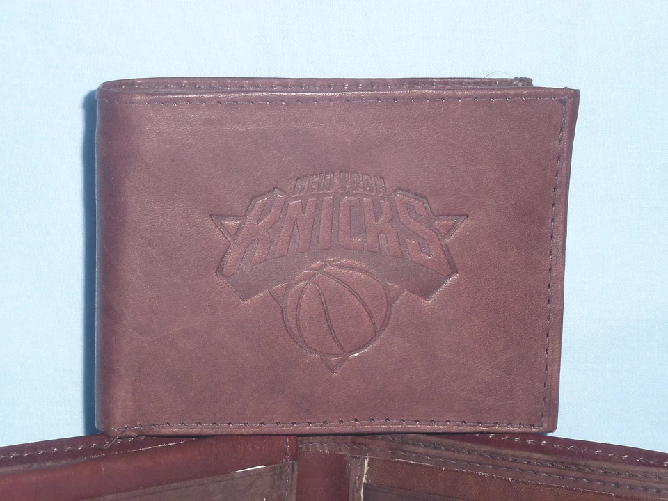 New York NY KNICKS    Leather BiFold Wallet    NEW    dkb4 z lf - Image 2 of 4