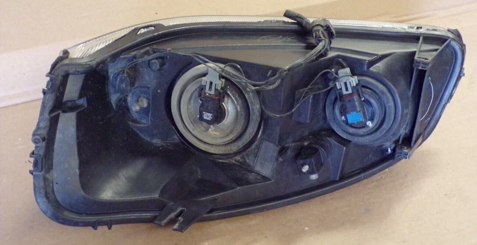 2005 saturn relay headlight ( passenger ) 2005-2007 uplander montana - Image 4 of 4
