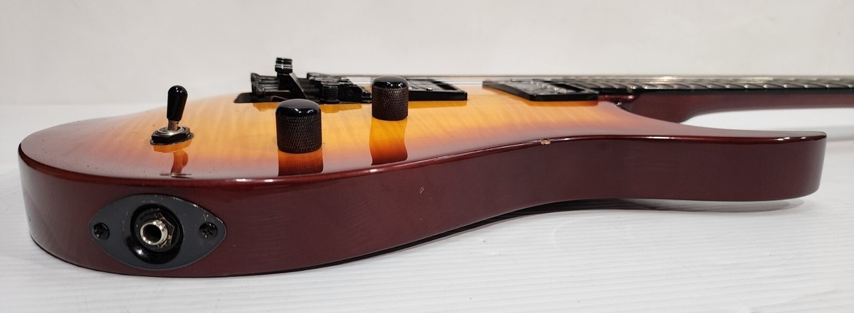 Washburn XM Pro-FR Flame Honey Sun-Burst Mahogany & Maple Body