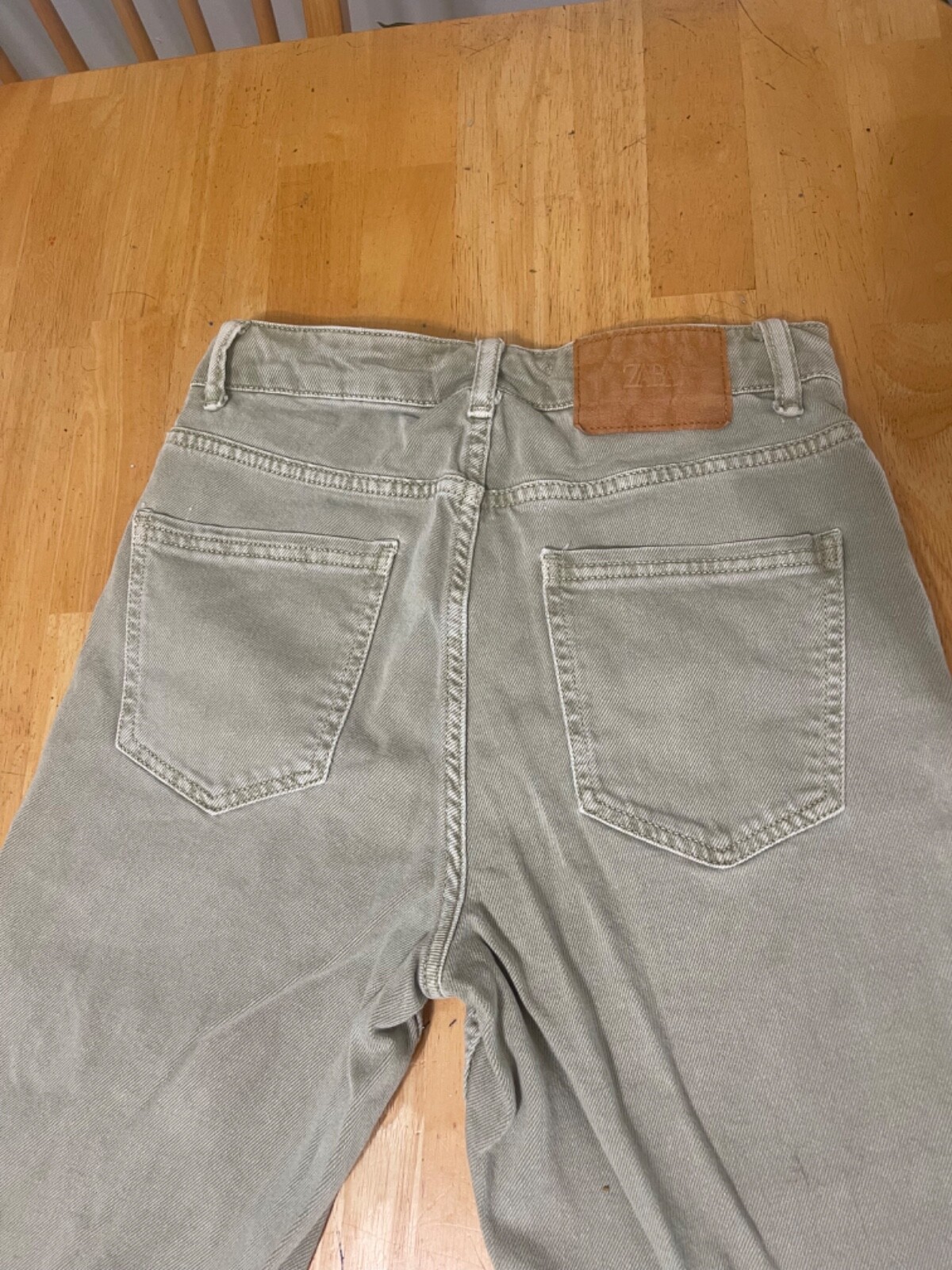 Zara Size 4 High Rise Waist Straight Green Jeans 