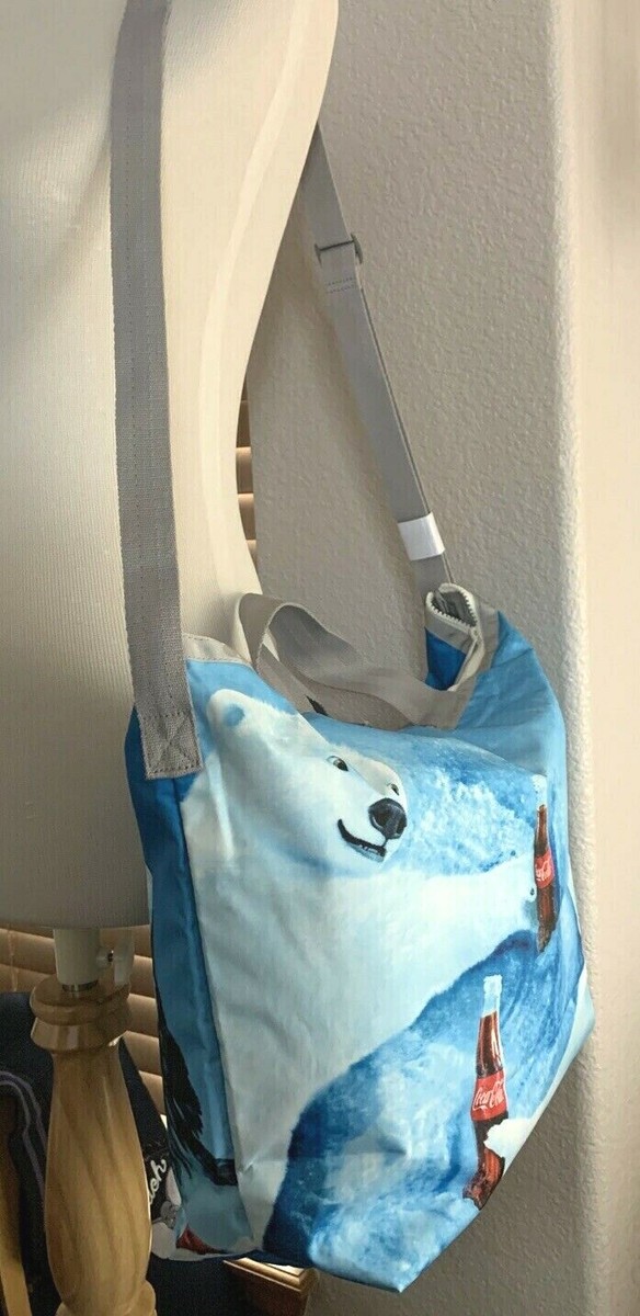 トートバッグ [LeSportsac X Coca-Cola] A Season To Share Easy Carry Tote LeSportsac Coca Cola Collection Easy Carry Tote 