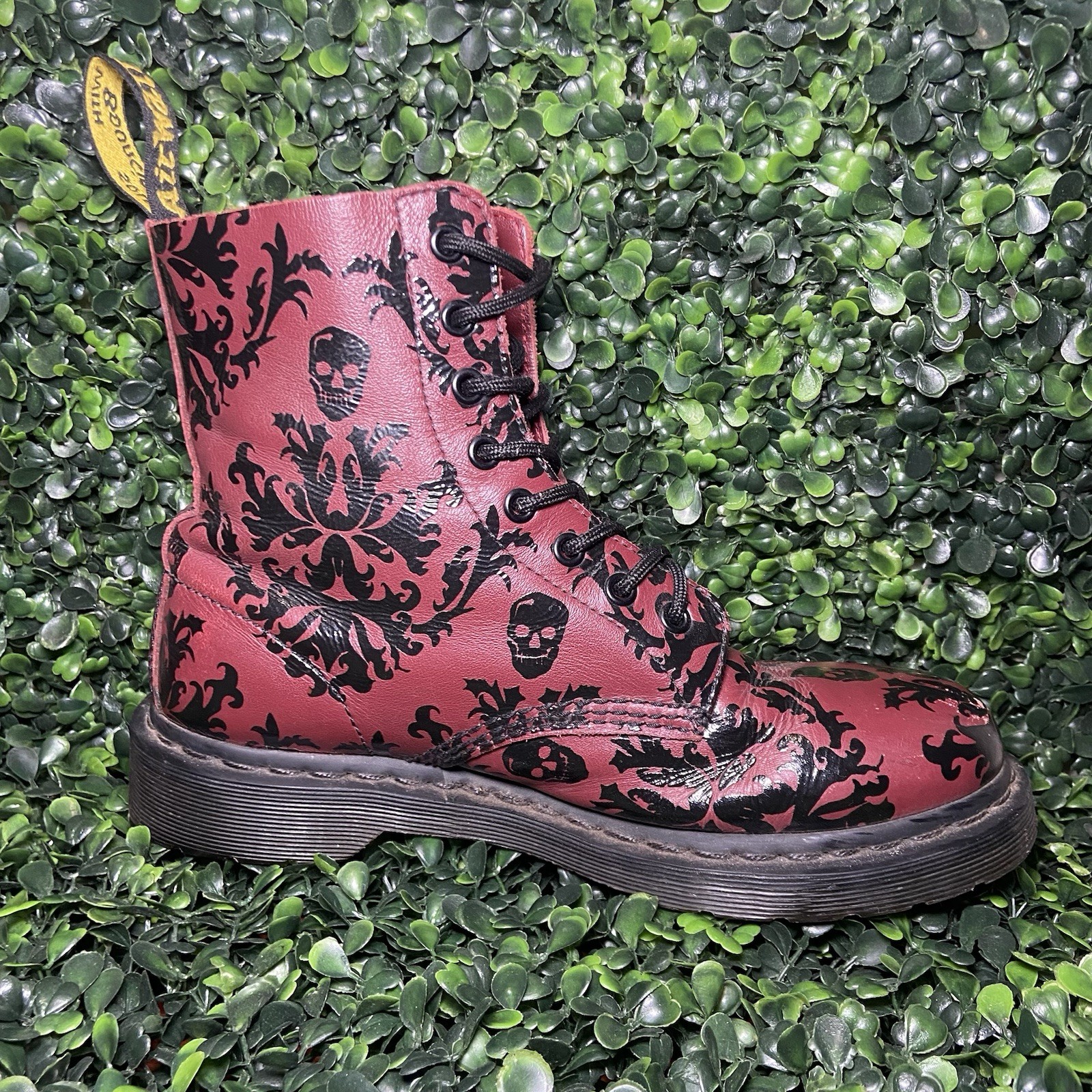 Doc Dr. Martens Skull Women’s Boots Burgundy Red Size US 9 UK 7 thumbnail 6