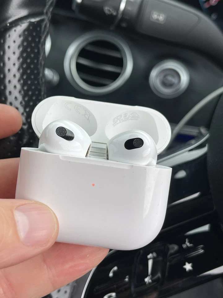 Apple AirPods 3rd Generation 100% Genuine - Image 3 of 4