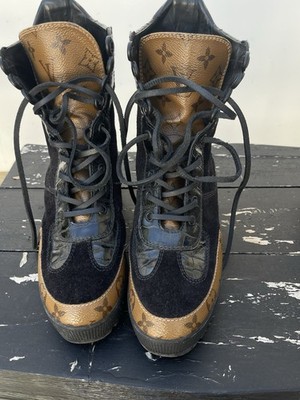 Louis Vuitton Women's Laureate Platform Desert Boots Size 8