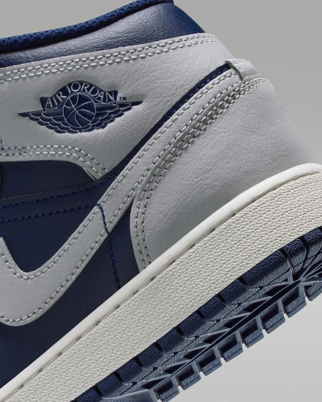 Nike Air Jordan 1 Mid (GS) Shoes Blue Void DQ8423-403 Gradeschool Youth NEW