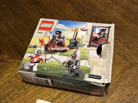 LEGO Castle: Knight's Showdown (7950)  Complete with box / Instructions