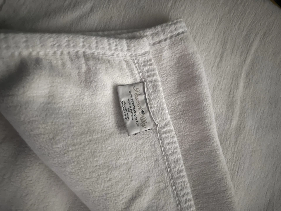 Peacock Alley 100% Egyptian Cotton All Season Twin Blanket White 90”66” Portugal - Image 2 of 4