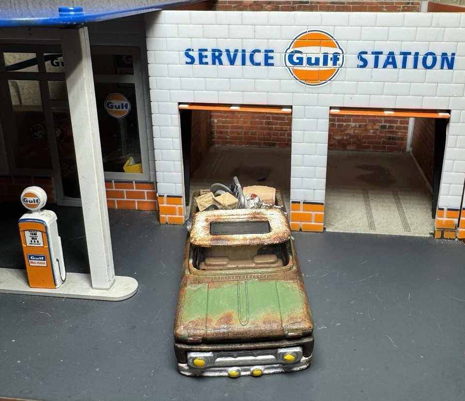 Custom Painted Hot Wheels 1962 Chevy Pickup Rat Rod Junk Truck W/ Real Riders - Image 4 of 4