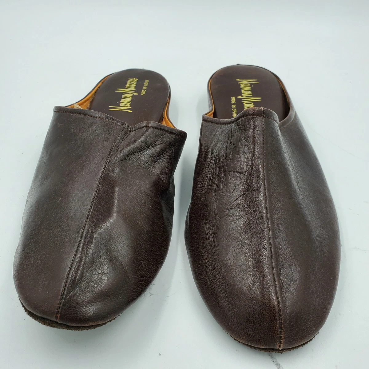 Neiman marcus store flat shoes