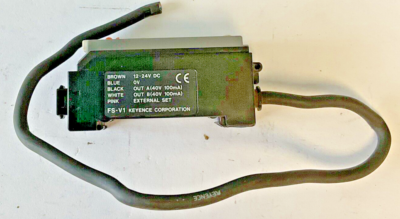 Keyence FS-V1 Lichtleiter-Messverstärker – NPN Hauptgerät, 12-24V DC, Mit Rotlicht-LED – Original Aus Japan