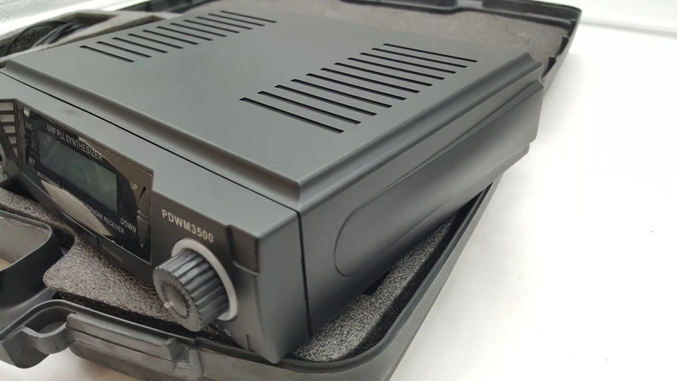 PYLE Wireless Microphone Series PDWM 3500 Multi-Channel Handheld Clip-on Headset - Image 4 of 4