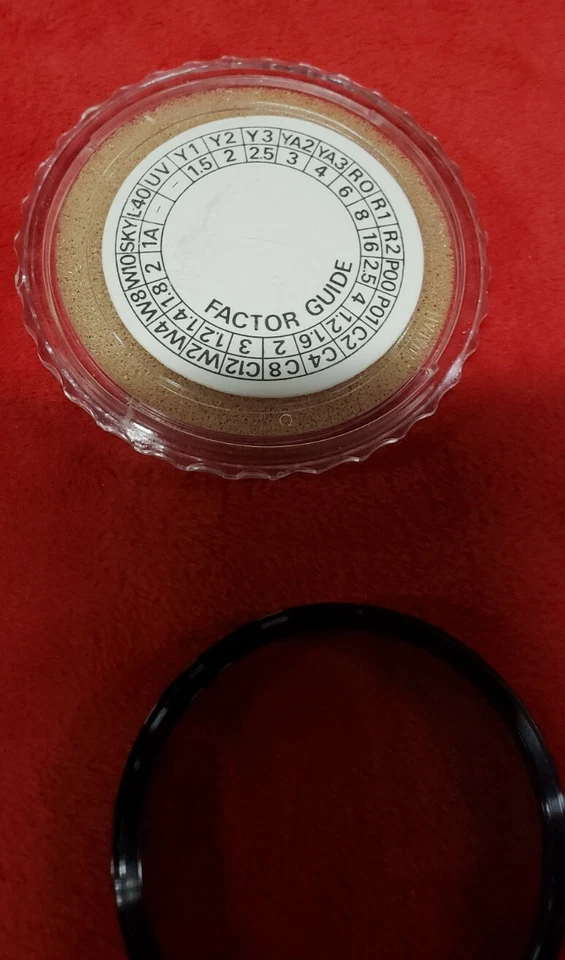 New NOS SOLIGOR 49mm UV SCREW IN FILTER NIB with case - Image 3 of 4