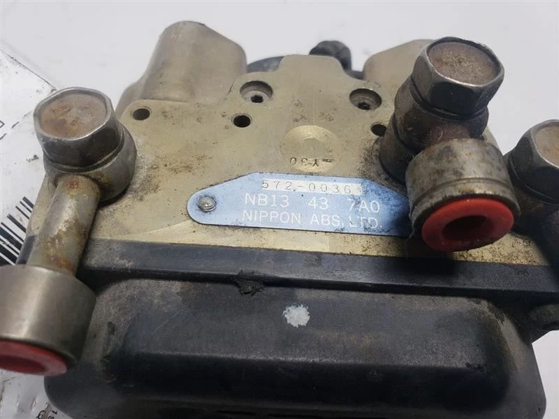 94 95 96 97 Mazda MX-5 Miata bomba de pieza de freno antibloqueo OEM NB13 43 7A0 Foto 2 de 4
