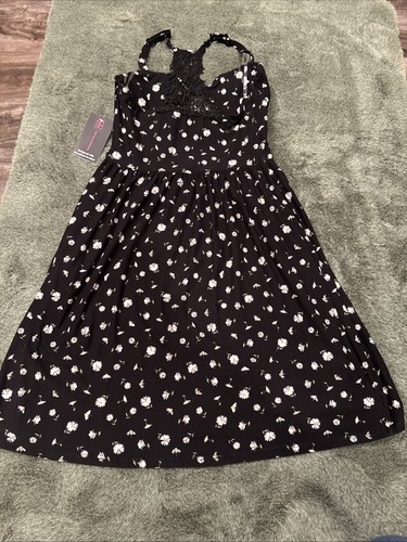 Women's No Boundaries Black Dress With White Flowers And Pockets Size XS - Picture 14 of 17