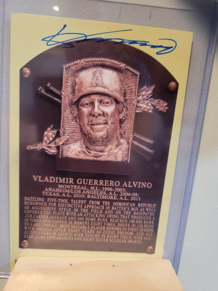Vladimir Guerrero Sr Signed Bat and Signed Card - Image 2 of 3