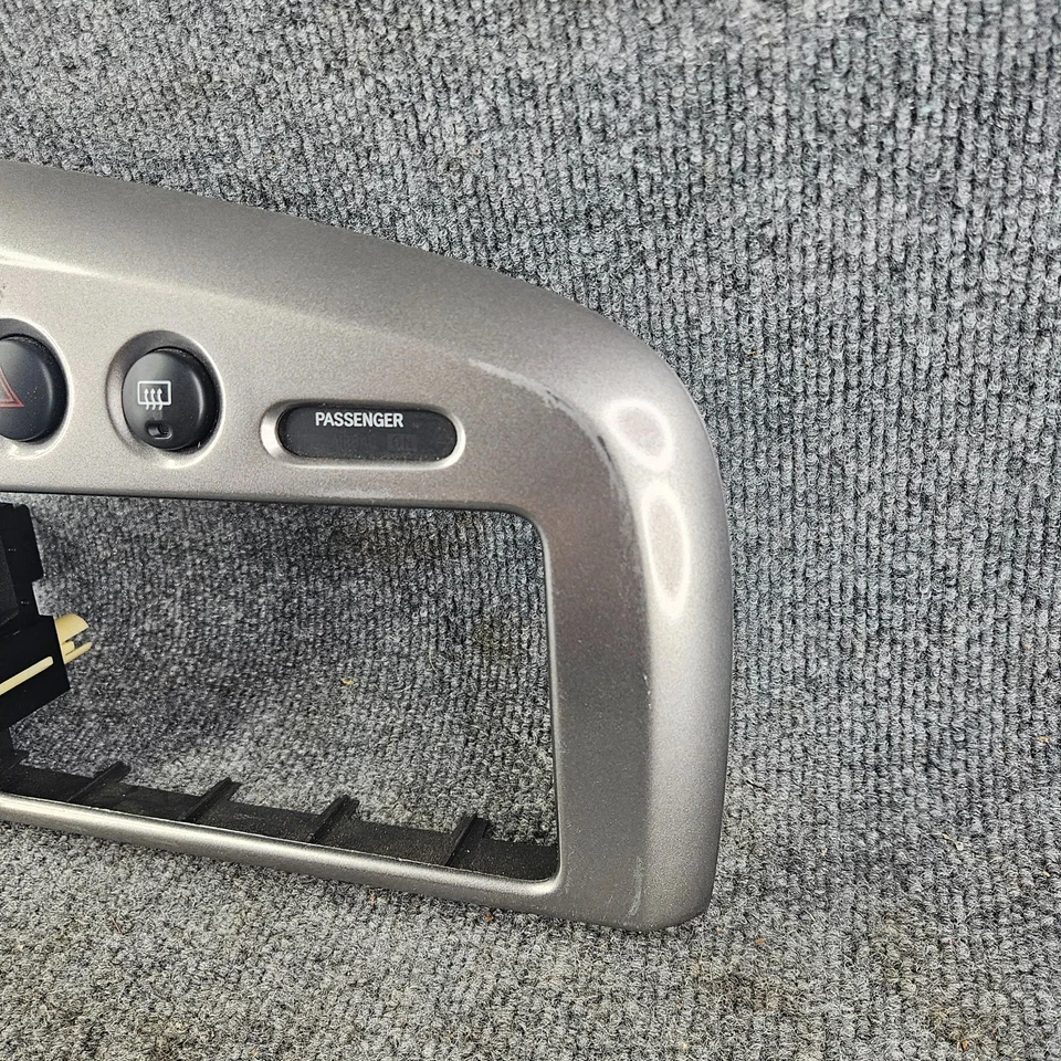 Toyota Matrix/Pontiac Vibe 2003-2008 tablero central radio bisel moldura OEM Foto 3 de 4