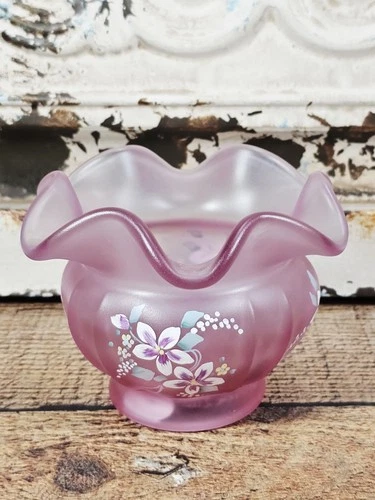 Fenton 2987 CD Hand Painted Daisy on Empress Rose Satin 3½" Aurora Vase