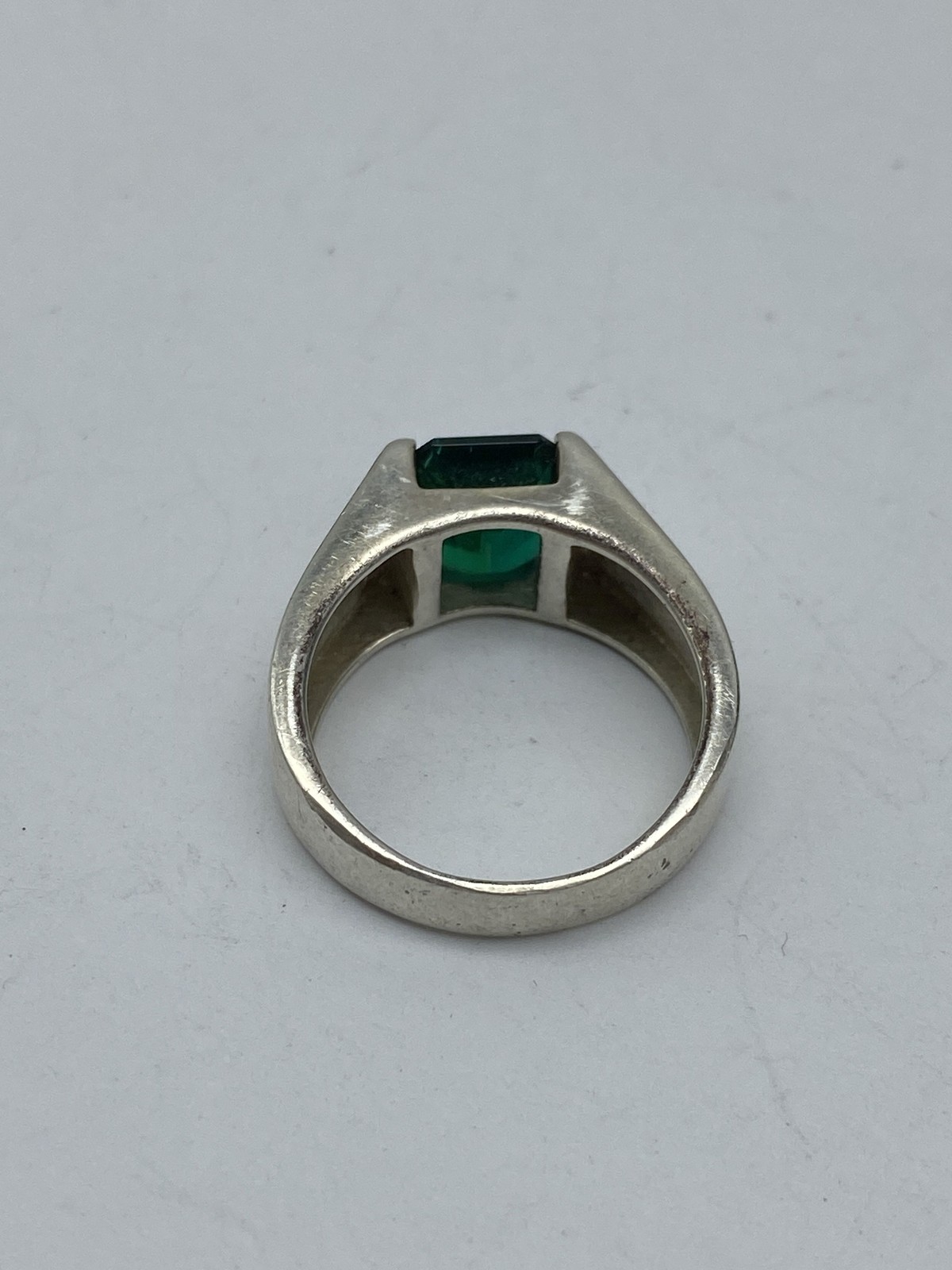 900 Silver Rectangular Cut Green Gemstone Ring 5.… - image 6